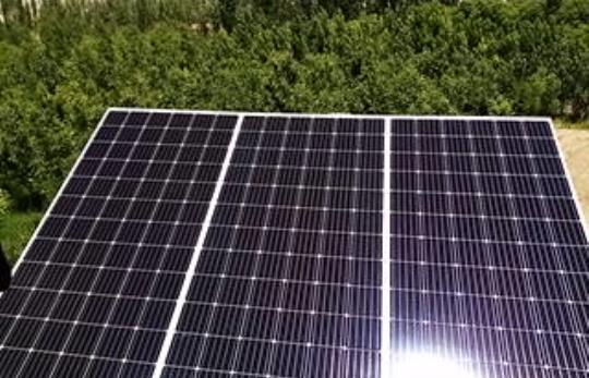 اجرای نیروگاه خورشیدی در باغ ویلا در الیگودرز
